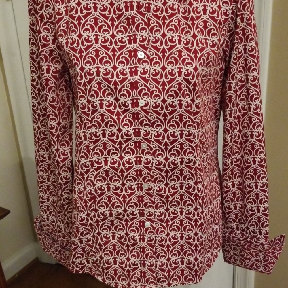 ♥️Talbots red and white heart pattern button down Shirt. - Picture 4 of 8